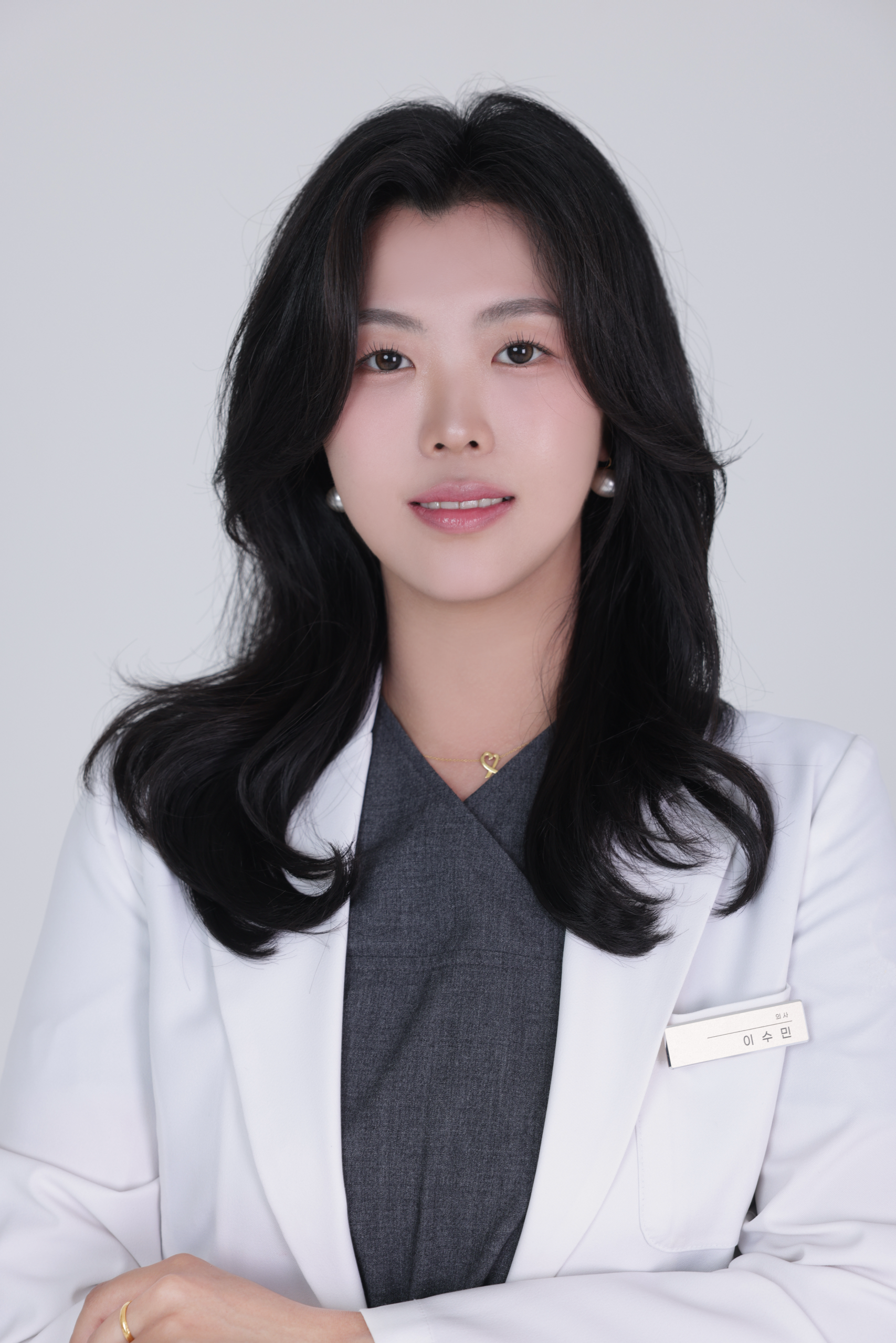 Dr soomin portrait korean doctor